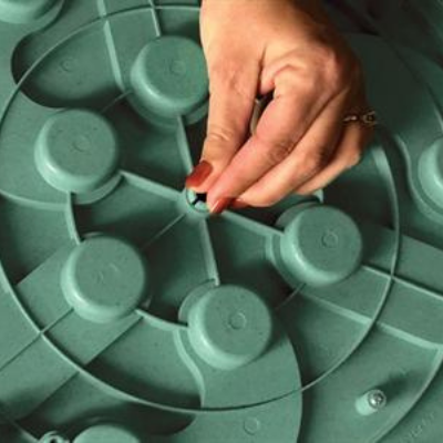 BRAIN TOY I DOG WORKER I NINA OTTOSSON